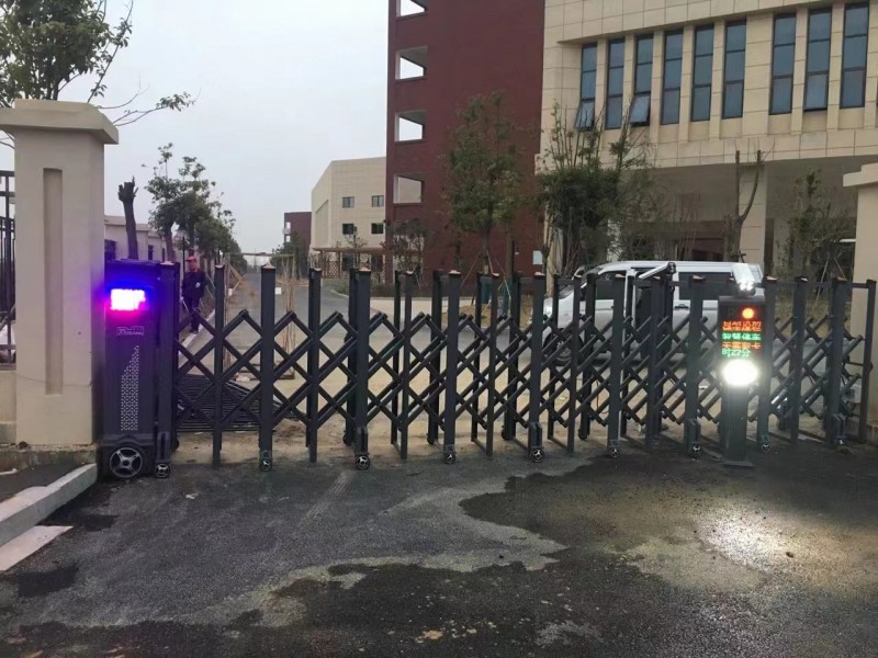 南昌高新区航空学校-电动伸缩门